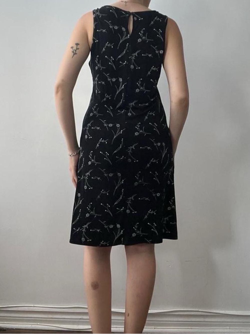 Black Floral Patterned Vintage Dress - Picture 4 of 8